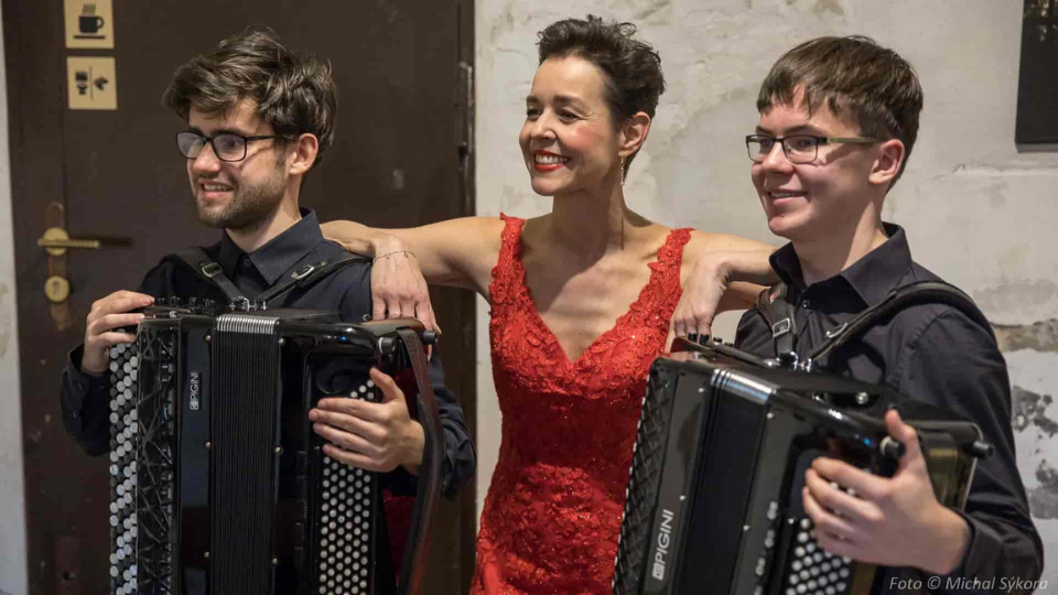 Trio Ritmo y Pasión